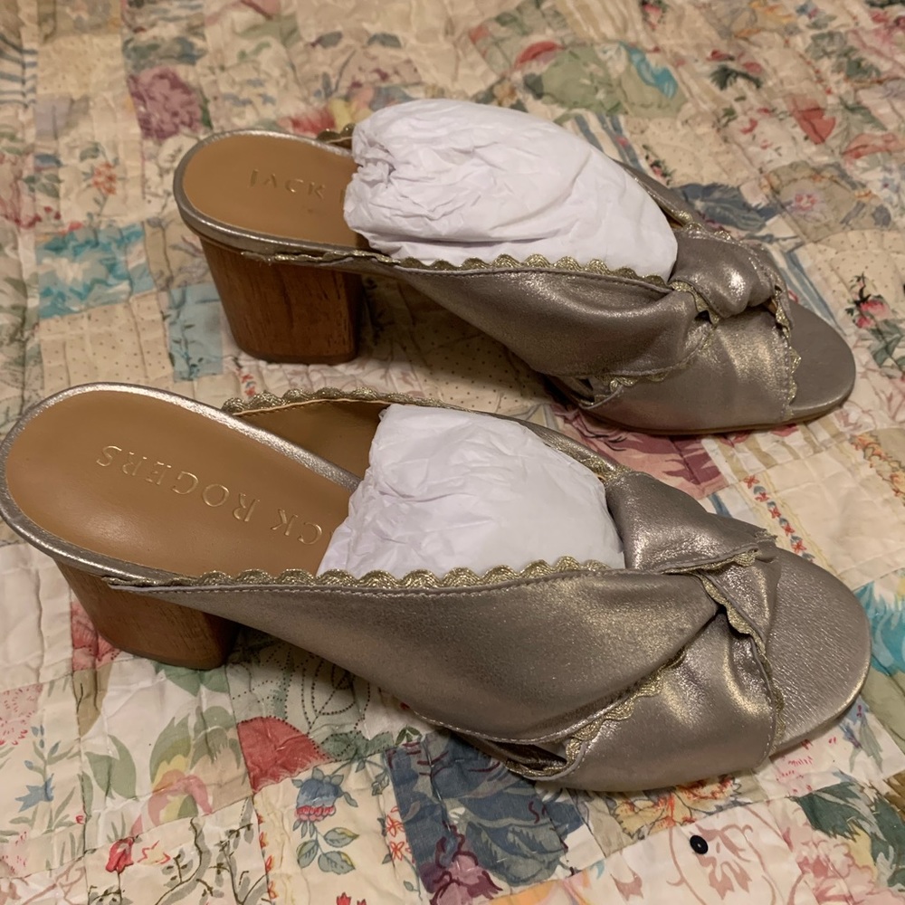 NIB | Jack Rogers Platinum Holly Suede Mules!! - Picture 4 of 8